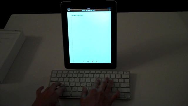 iPad - Keyboard Dock Accessory - Hands on Review смотреть онлайн