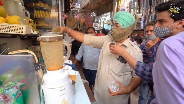 Sadar Bazaar Famous SardarJi Mango Shake Wale Rs. 30/- Only l Delhi Street Food смотреть онлайн