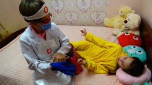 Candy for kids София как ДОКТОР играем в доктора