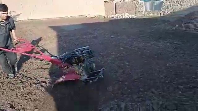 Срочно тракторча хамара чуфт кад дар Загерти смотреть онлайн