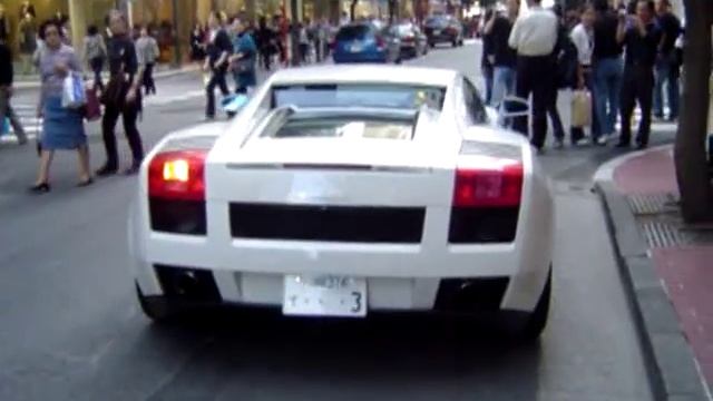 Lamborghini Gallardo Startup and Accelerate смотреть онлайн