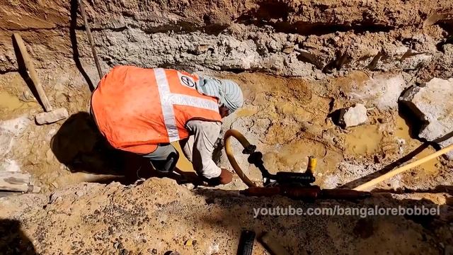 Breaking Rocks with a Farmtrac Valuemaxx with Compressor смотреть онлайн