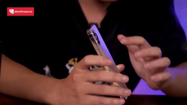 iPhone 12 Pro Max 2020 giá bao nhiêu: Bỏ ra 50 củ để mua full phụ kiện Apple? | Điện Thoại Vui TV смотреть онлайн