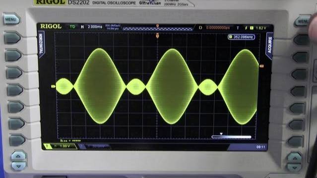 EEVblog #451 - Rigol DS1052E Vs DS2072 Oscilloscope