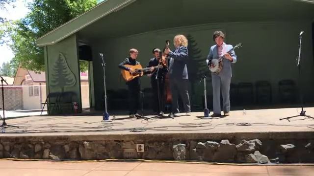The Blue J's - Sawmill смотреть онлайн