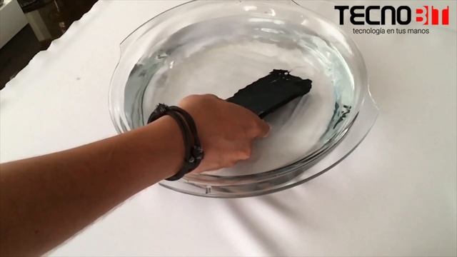 iPhone 7 Prueba de Agua смотреть онлайн