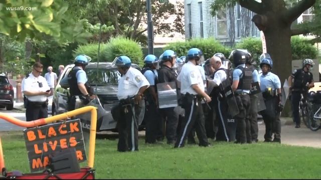 Protesters vow to tear down Emancipation Statue in Lincoln Park смотреть онлайн
