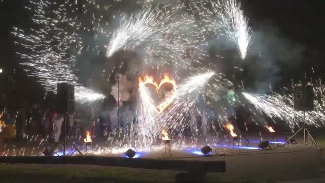 "Фаер шоу 'Свадебный BOOM' под музыку Латино" смотреть онлайн