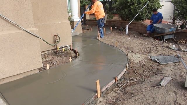 How to Pour a Concrete Walkway and Retaining Curb Wall Part 3 смотреть онлайн