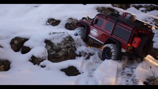 Land Rover defender D110. Jeep Wrangler rubicon RC. Expedition and rescue route in the snow смотреть онлайн