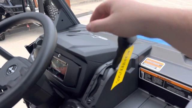 2023 Can-Am Defender XT HD10 6x6