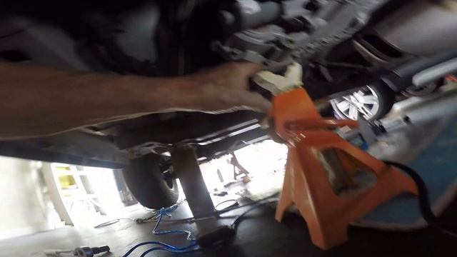 05 Jeep Grand Cherokee Front Drive Shaft Removal Procedure смотреть онлайн