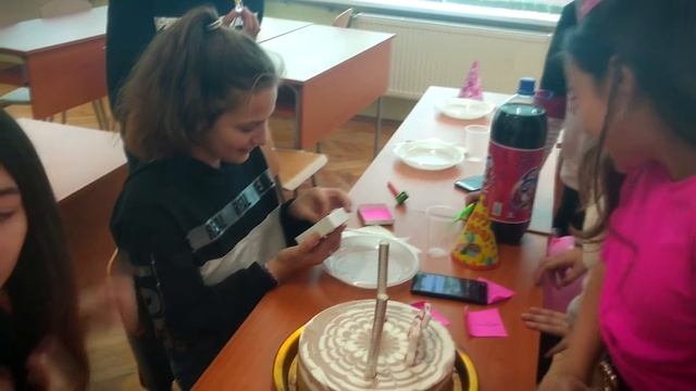 Парти изненада (част 2 ) смотреть онлайн