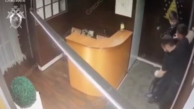 В Набережных Челнах мужчину не пропустили в ночной клуб смотреть онлайн
