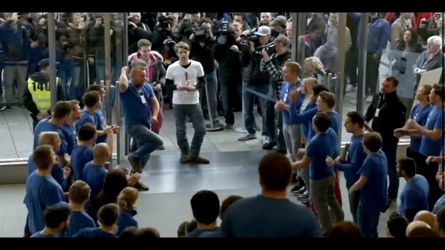 iPhone 5 release day at store in US смотреть онлайн
