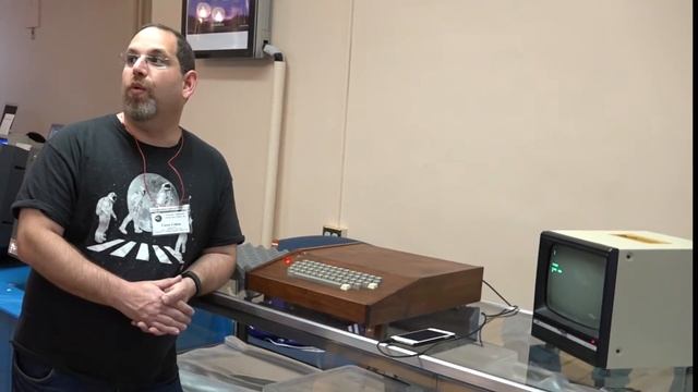 VCF East XI - Apple 1 demonstration by Corey Cohen смотреть онлайн