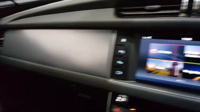 2018 JAGUAR XF 2.0D R SPORT BLACK EDITION смотреть онлайн