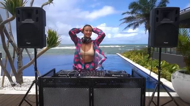 Y2mate.mx-GARSI - Live @ Bali, Indonesia _ Melodic Techno & Indie Dance DJ Mix 2023-(480p) смотреть онлайн