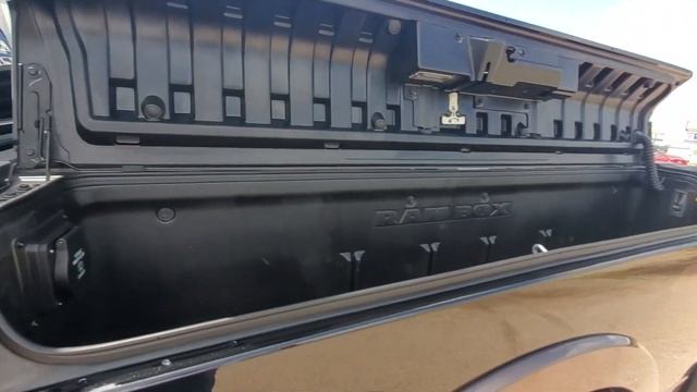 2022 Ram 2500 LIMITED LONGHORN 4WDR RAM BOX смотреть онлайн