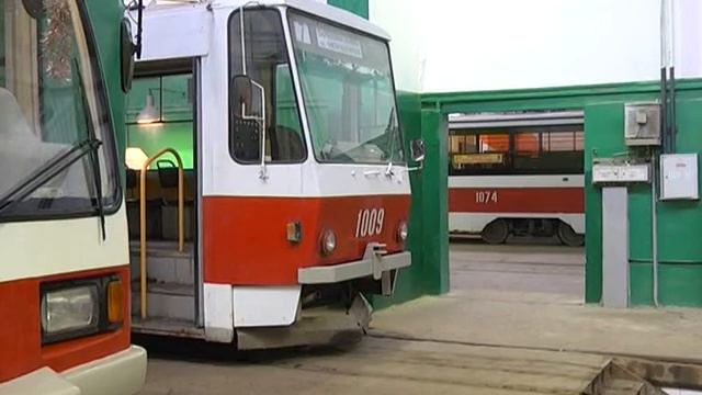 В Самаре отмывают трамваи смотреть онлайн