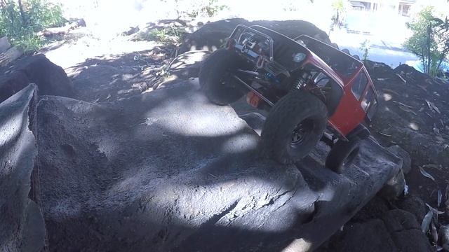 Axial Scx10 2 Jeep Rubicon Rock Crawling | Custom Fibre Glass Shell смотреть онлайн