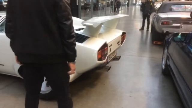Звук Lamborghini Countach.