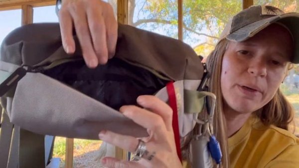 Tomtoc Sling Bag - New Favorite Sling