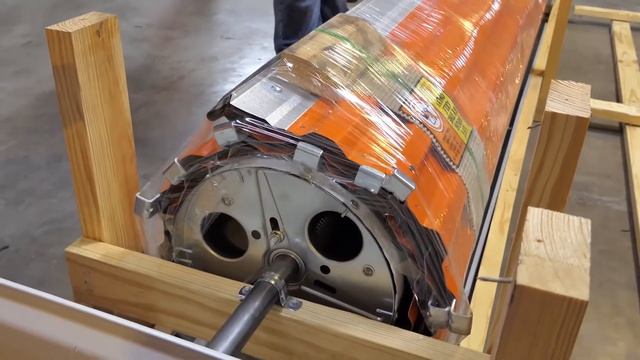 Mueller Roll Up Door - Step 2: Unpacking the Crate смотреть онлайн