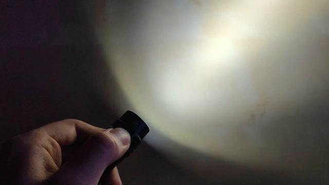 Sofirn SC18 Review - Small, Budget 1,500 Lm EDC Flashlight With Cool Diffuser