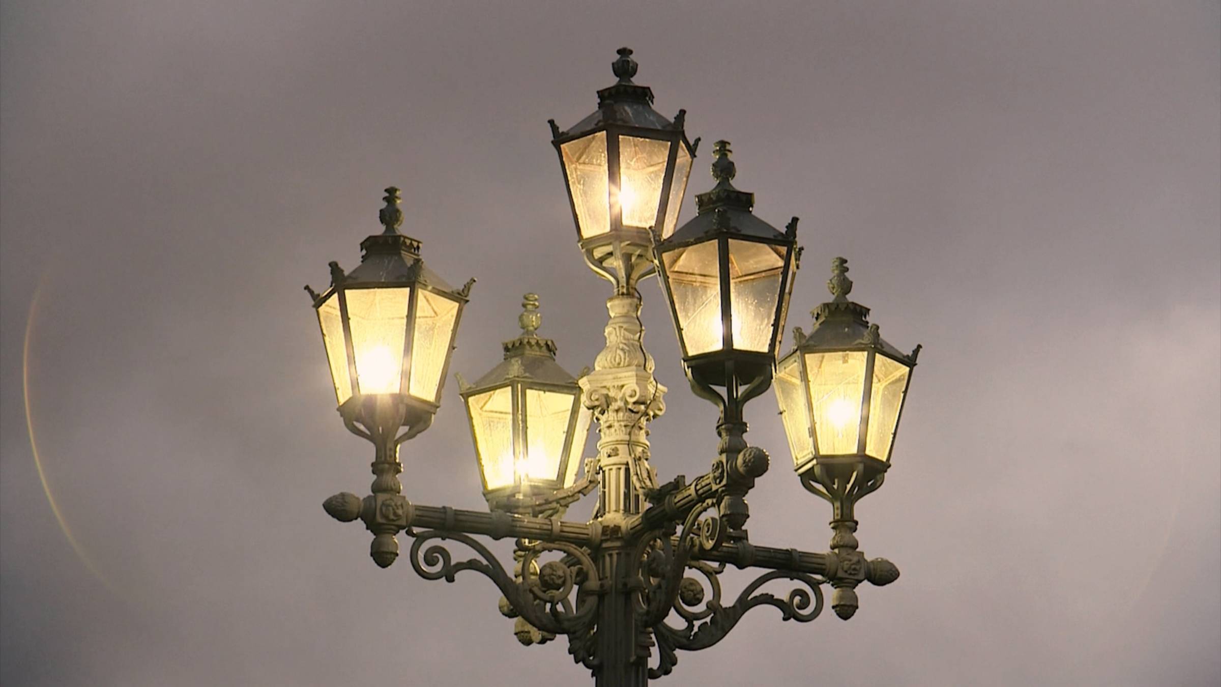 Впервые в Петербурге: уличные электрически фонари