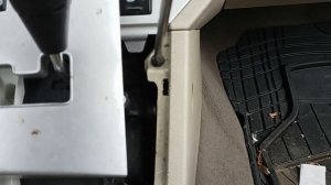 how to remove cigarette lighter socket on 09 Dodge caliber - without the special tool