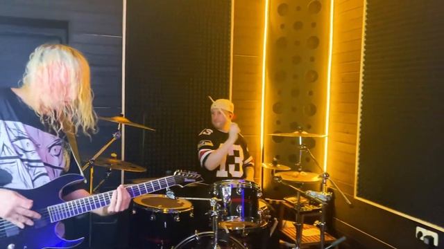 D-Sense - Out Of The Black (Live) (Royal Blood Cover)