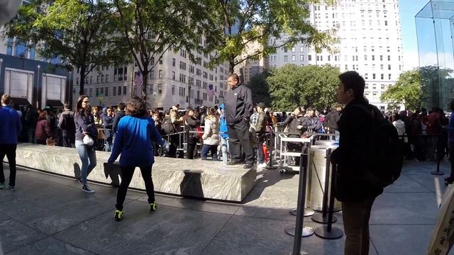 iPhone Release 📱Apple Store, Fifth Ave, NYC смотреть онлайн