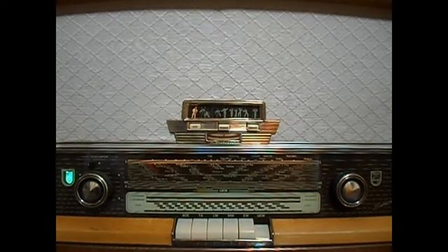 PHILIPS SATURN 563 (www.radios-antiguas.es) смотреть онлайн