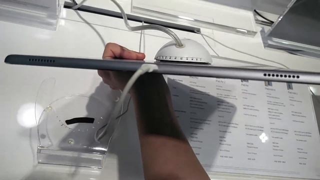 Ipad Pro Hands On and Review! смотреть онлайн