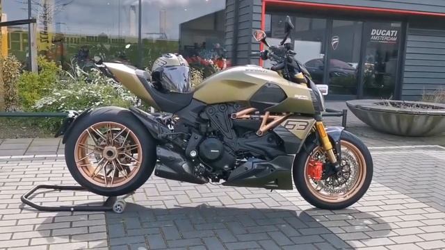 New 2023 Ducati Streetfighter V4/S/SP2/Lamborghini is A King Among Ducatis смотреть онлайн