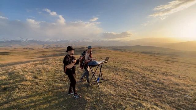 Abilkaiyr Zharasqan & Skvorex - Туған дала смотреть онлайн