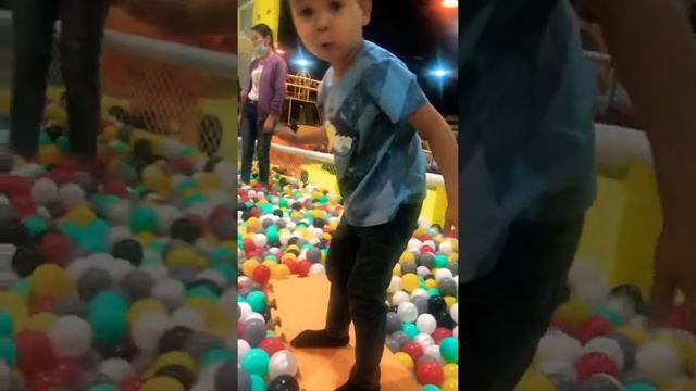 #дети дети #baby #игры #детскаяплощадка #игроваяплощадка #доченька # смотреть онлайн