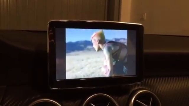 Ezcast M2 - iPhone IPad Car Mirroring 8' Navitech Mercedes Classe A смотреть онлайн