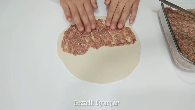 40 Yıllık Ustasından💯 GERÇEK ÇİĞ BÖREK TARİFİ (Çi Börek) ✅ çiğ börek Nasıl Yapılır/çiğ börek yapımı смотреть онлайн