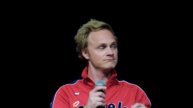 David Anders singing at WizardCon смотреть онлайн