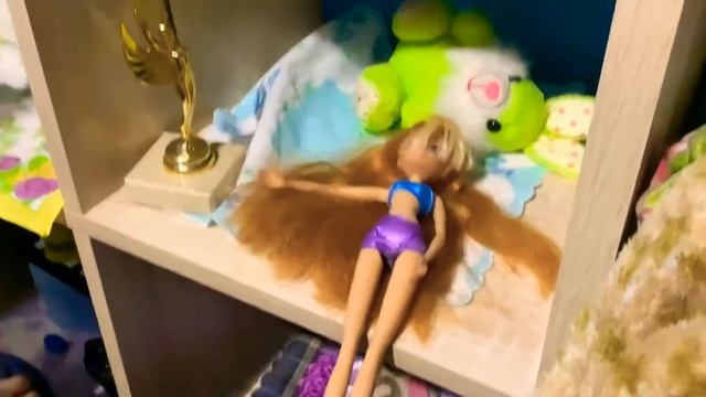 Куклы в школе!А мама их учительница !! Смешное видео с куклами смотреть онлайн