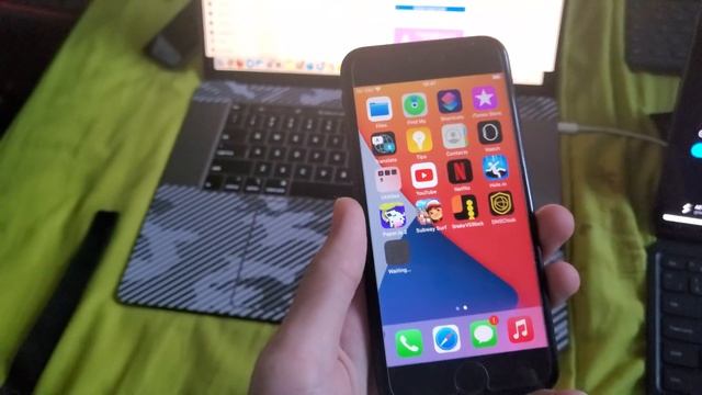 Apple FORGOT to release iOS 14 😬 смотреть онлайн