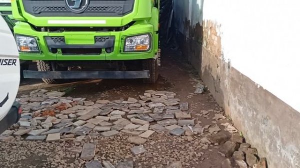 Howo Vs. Shacman Trucks : The Ultimate Challenge 2023