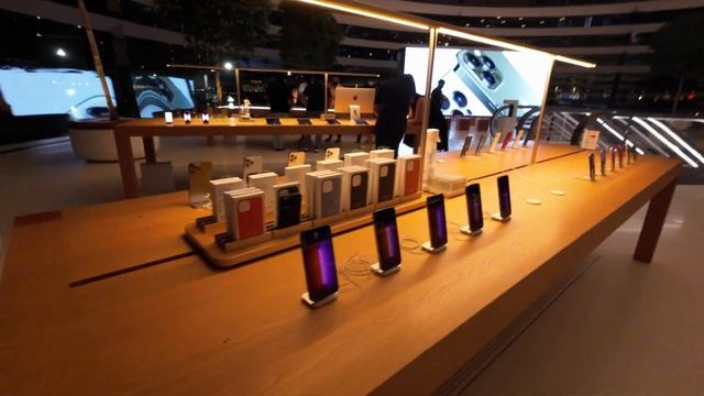 Apple Store Marina Bay Singapore #apple #applestore #singapore #marinabay #travel #technology смотреть онлайн