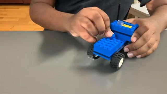 Lego Classic Jurassic Jeep смотреть онлайн