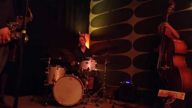 Big Al's Theme, Frank Catalano, Jimmy Chamberlin, Hungry Brain, Chicago, IL 12/19/18 смотреть онлайн