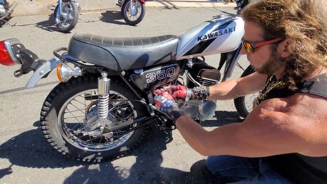 KAWASAKI 350 BIGHORN ENDURO ROTARY VALVE POWERHOUSE смотреть онлайн