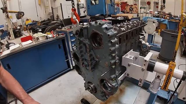 60 Series Front cover install смотреть онлайн