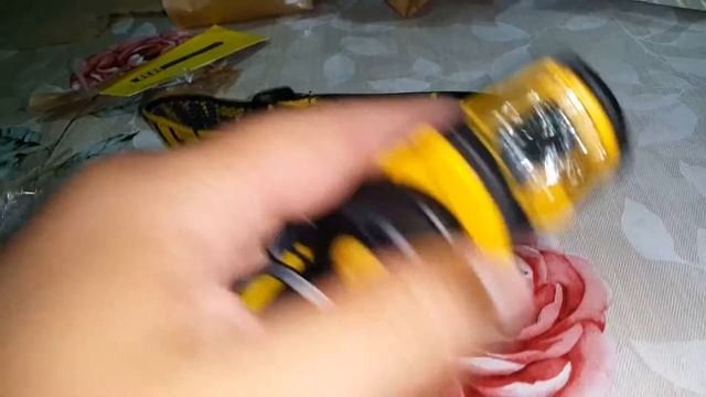 LANTERNA DEWALT DE CABEÇA OU TESTA - MOD Dwht70440 смотреть онлайн